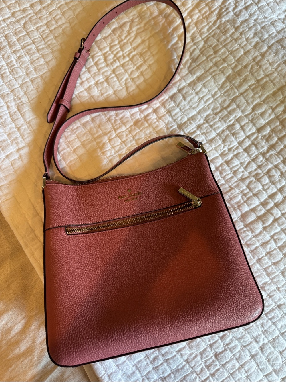 kate spade Pebbled Leather Crossbody in Mauve Pink with Gold Hardware - Picture 2 of 7